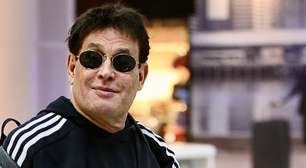 Tiros ao vivo no palco e 'droga' oferecida: Sérgio Mallandro causou grande polêmica com essas duas bizarras pegadinhas na TV