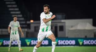 Após goleada, Nenê reconhece falhas defensivas na primeira etapa: "Demos bobeira nos dois primeiros gols"