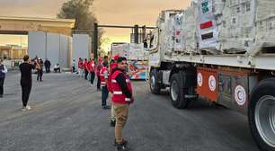 Ajuda começa a chegar a Gaza após garantia de liberação de reféns