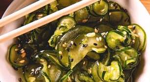 Sunomono, a salada de pepino que dura 15 dias na geladeira