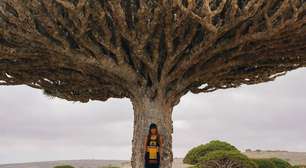 Anitta passa férias em ilha de "outro planeta"