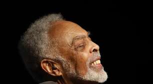 Gilberto Gil e Ana Maria Gonçalves marcam formatura da Universidade das Quebradas