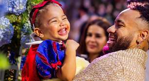 Neymar compartilha momento fofo com filha Mavie
