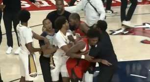 Troca de socos marca Houston Rockets x New Orleans Pelicans pela pré-temporada da NBA; assista