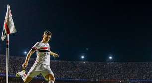 Oscar, do São Paulo, é levado ao hospital após 'intercorrência com alterações cardiológicas'