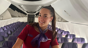 Ex-comissária de bordo precisou abandonar o trabalho por conta do tamanho do bumbum
