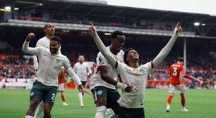 Chelsea bate Nottingham com facilidade e segue na cola dos líderes