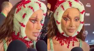 'O que mais me assusta é gente mentirosa, me deixa louca', diz Anitta em evento de halloween em SP