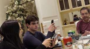 Faustão faz rara aparição em jantar em família após transplantes de órgãos