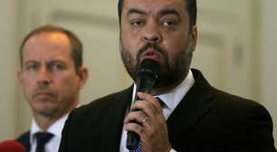 No RJ, Castro planeja remover barricadas e declara: 'Quem botar de volta, vai receber visita do Bope'