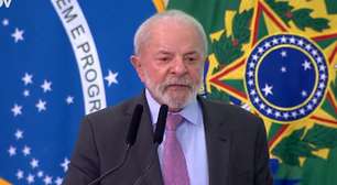 Lula diz que quem ganha R$ 8 mil 'não é miserável', mas é 'quase que pobre'
