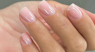 Agora na primavera, há uma cor de unhas natural que faz a diferença entre as mulheres elegante