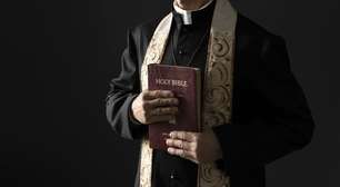 Igreja suspende padre acusado de abusar de jovem em igreja de Paranaguá e afirma que vai investigar o caso