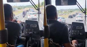 Passageiro surpreende e assume direção de ônibus após motorista 'abandonar' veículo em Pernambuco