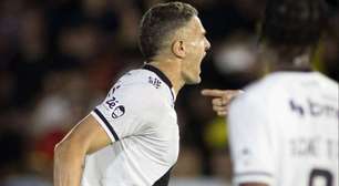 Vegetti encerra jejum, Vasco bate Bragantino e emplaca quarta vitória seguida