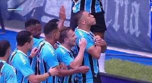 Carlos Vinicius marca hat-triclk, e Grêmio vence o Juventude na Arena