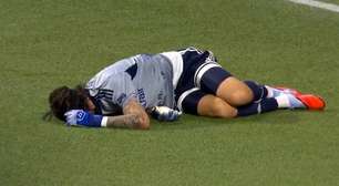 Cássio levou garrafada nas costas no Allianz Parque