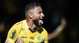 Reinaldo está suspenso diante do Botafogo