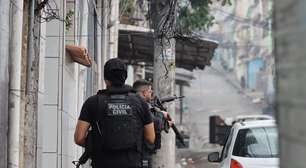 "Só escuto gritos, não consigo ajudar": os relatos de moradores da Penha e do Alemão