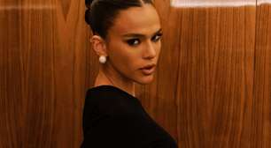 Bruna Marquezine elege look preto poderosíssimo de R$ 22 mil