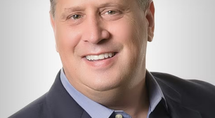 Filho de costureira e zelador, CEO aposta no chão de fábrica para tentar salvar a Kodak