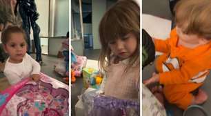 Vini Jr. enche crianças de Virginia de presentes e avó 'puxa orelha': 'Agradeçam'