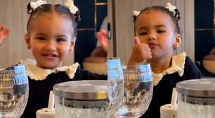 Mavie, filha de Neymar, encanta web ao detalhar passeio no shopping