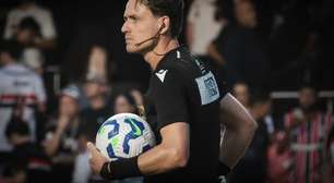 Um mês após errar em São Paulo x Palmeiras, Abatti Abel volta a apitar e sai de jogo cercado pela PM