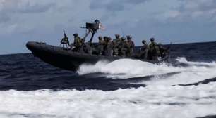 EUA divulgam imagens de fuzileiros navais atirando no Mar do Caribe