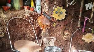 Como na pré-história: mulher e filhas viviam isoladas em caverna na Índia até serem descobertas e enviadas de volta para a Rússia