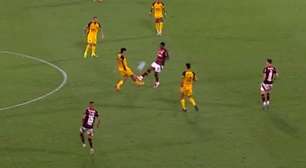 Critérios diferentes? Veja conversa do VAR em expulsão de volante do Flamengo