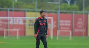 Emiliano Díaz detalha momento tenso no vestiário do Inter: "Se tiver que sair na mão com alguém, vamos sair"