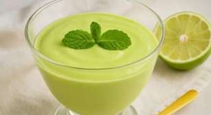 Creme de abacate refrescante e sem açúcar: bateu, tá pronto