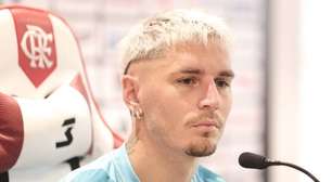 Varela é "sincerão" em coletiva no Flamengo