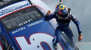 NASCAR: Larson conquista bicampeonato em final dramático