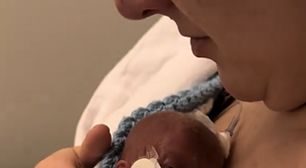Mãe se prepara para dar adeus a filho prematuro, mas menino a surpreende