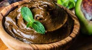 Mousse de chocolate sem açúcar e leite: com abacate - vegana