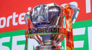 Torcida de semifinalista da Copa do Brasil confecciona faixa de campeão; veja