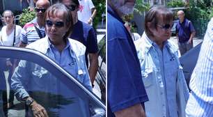 Luto! Roberto Carlos se despede da irmã em velório no Rio de Janeiro