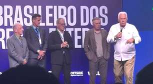 Comentários de Leão e Oswaldo de Oliveira causam desconforto em Ancelotti