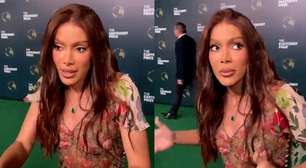 'Cresci vendo minha família catar lixo na praia', diz Anitta ao falar sobre como adquiriu consciência ambiental