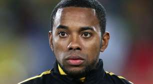 Justiça reduz pena de Robinho após ele estudar e ler livros na prisão