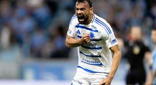 Com gol do convocado Fabrício Bruno, Cruzeiro bate Grêmio e segue vivo pelo título do Brasileirão