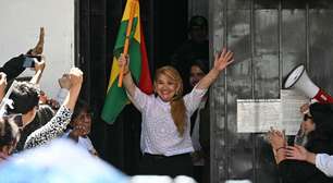 Ex-presidente boliviana Añez deixa prisão após quase 5 anos