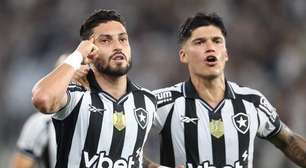 Botafogo se impõe no Nilton Santos, vence o Vasco e cola no G5 do Brasileirão