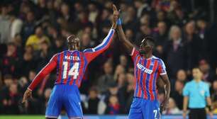 Crystal Palace bate o AZ Alkmaar e volta a vencer na Conference League