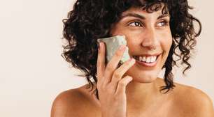 Lavar o rosto com sabonete em barra faz mal? Entenda os riscos