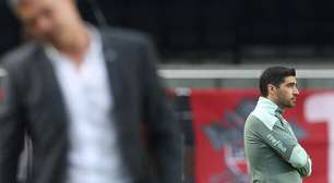 Abel ironiza Crespo sobre o Palmeiras ter dinheiro: "Não éramos ricos"