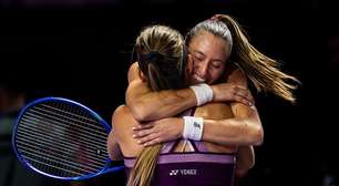 Luisa Stefani faz história e avança à decisão do WTA Finals