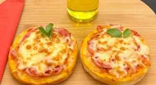 Receita fácil e rápida: mini pizza no pão sírio na airfryer